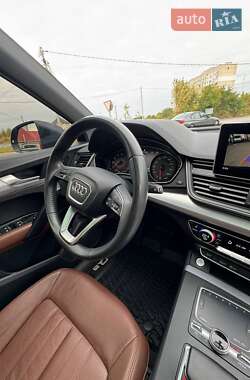 Внедорожник / Кроссовер Audi Q5 2018 в 