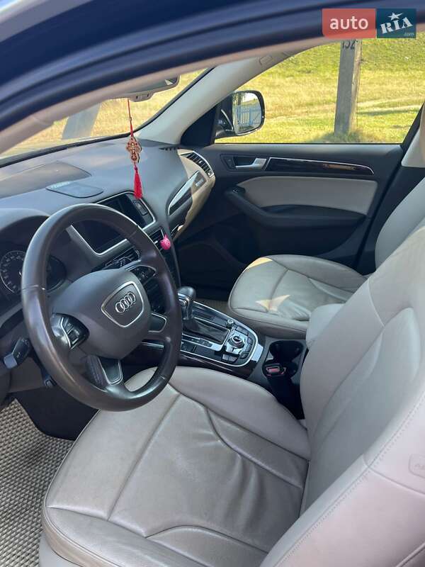 Внедорожник / Кроссовер Audi Q5 2012 в Дубровице