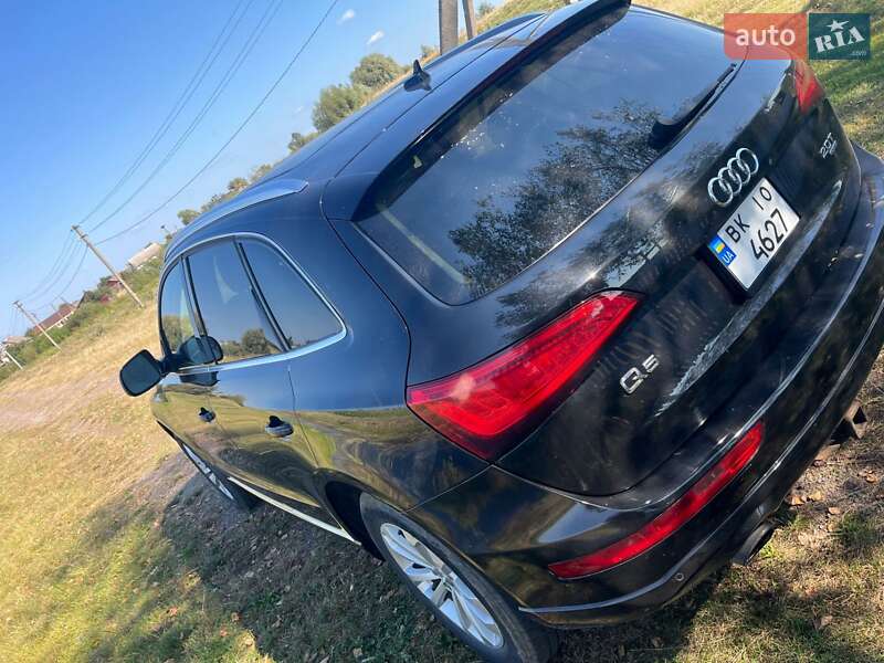Внедорожник / Кроссовер Audi Q5 2012 в Дубровице