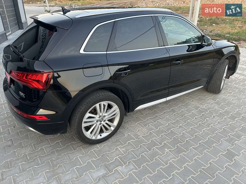 Позашляховик / Кросовер Audi Q5 2017 в Києві