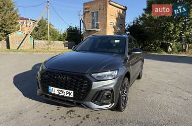 Позашляховик / Кросовер Audi Q5 2021 в 