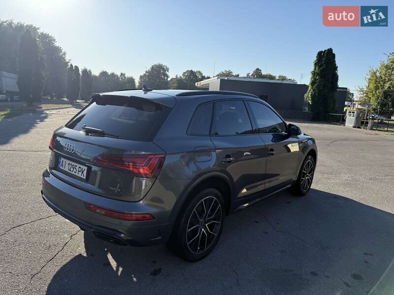 Позашляховик / Кросовер Audi Q5 2021 в Києві