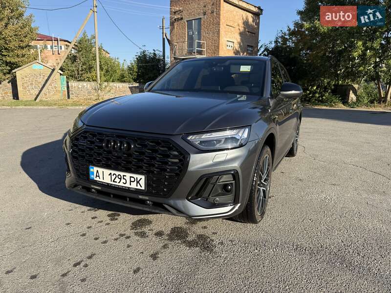 Позашляховик / Кросовер Audi Q5 2021 в Києві