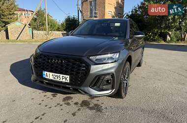 Позашляховик / Кросовер Audi Q5 2021 в 