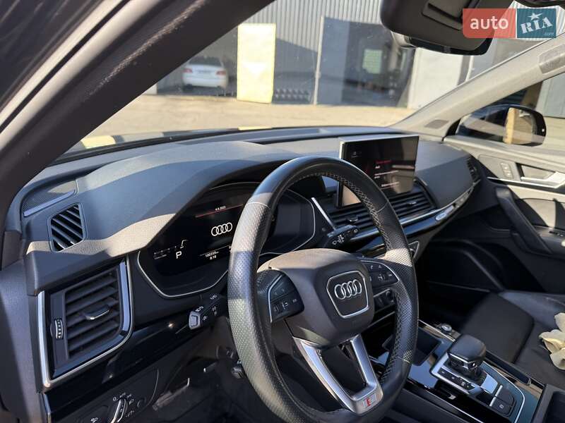 Позашляховик / Кросовер Audi Q5 2021 в Києві