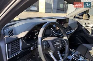 Позашляховик / Кросовер Audi Q5 2021 в 