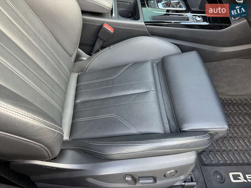 Позашляховик / Кросовер Audi Q5 2021 в Києві