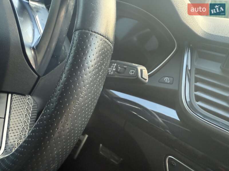 Позашляховик / Кросовер Audi Q5 2021 в Києві