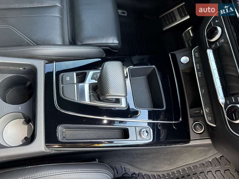 Позашляховик / Кросовер Audi Q5 2021 в Києві