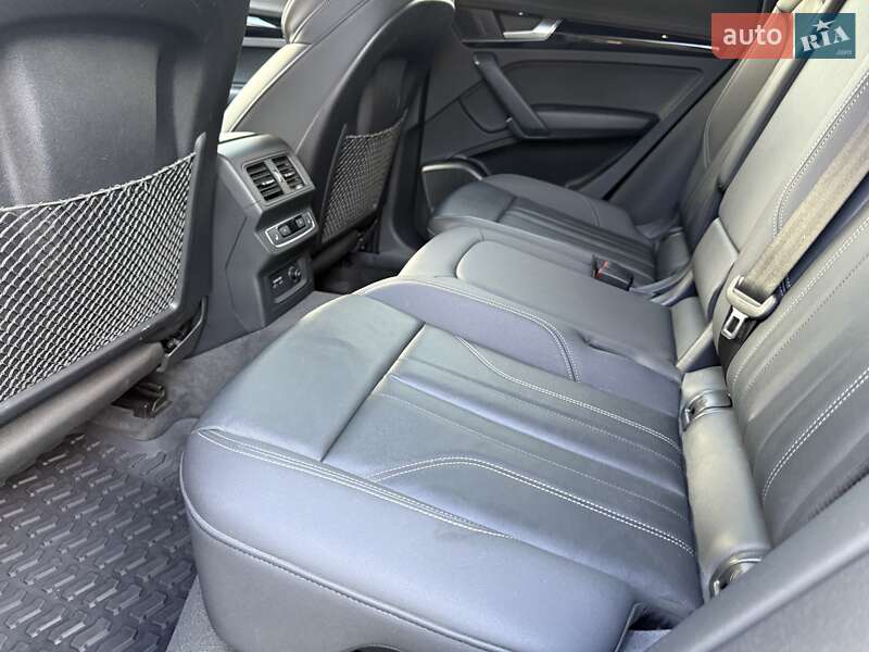 Позашляховик / Кросовер Audi Q5 2021 в Києві