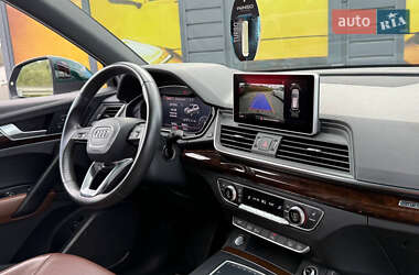 Позашляховик / Кросовер Audi Q5 2017 в 