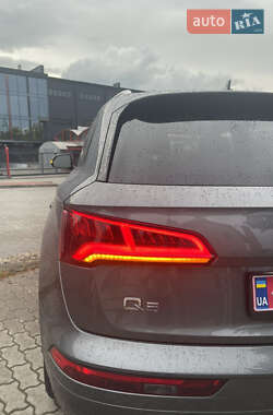 Позашляховик / Кросовер Audi Q5 2018 в 