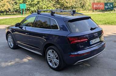 Внедорожник / Кроссовер Audi Q5 2017 в 