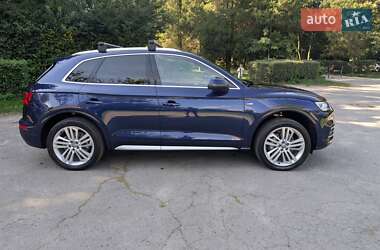 Внедорожник / Кроссовер Audi Q5 2017 в 