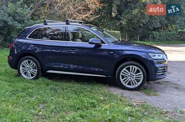 Внедорожник / Кроссовер Audi Q5 2017 в 