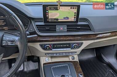 Внедорожник / Кроссовер Audi Q5 2017 в 