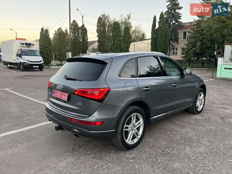 Позашляховик / Кросовер Audi Q5 2015 в Дубні