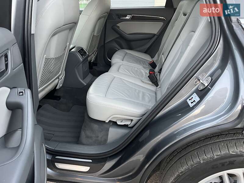 Позашляховик / Кросовер Audi Q5 2015 в Дубні