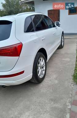 Позашляховик / Кросовер Audi Q5 2012 в 