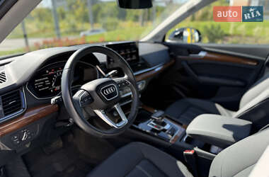 Позашляховик / Кросовер Audi Q5 2022 в 