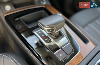 Позашляховик / Кросовер Audi Q5 2022 в 