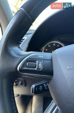 Позашляховик / Кросовер Audi Q5 2015 в 