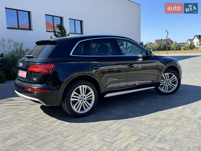 Позашляховик / Кросовер Audi Q5 2017 в Луцьку