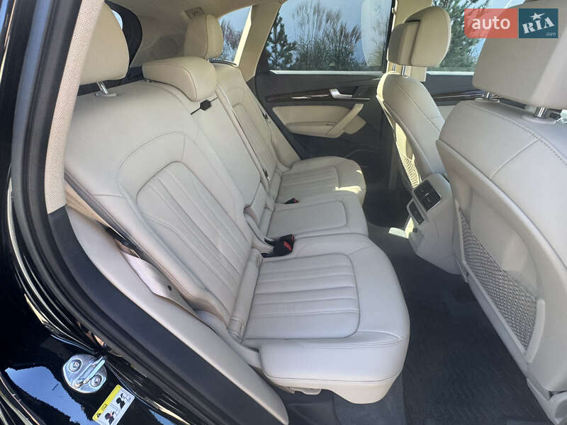 Позашляховик / Кросовер Audi Q5 2017 в Луцьку