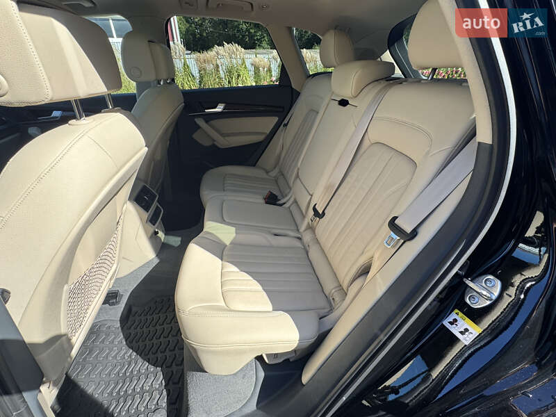 Позашляховик / Кросовер Audi Q5 2017 в Луцьку