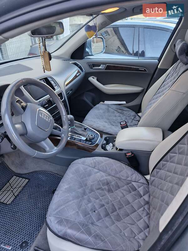 Внедорожник / Кроссовер Audi Q5 2010 в Тернополе