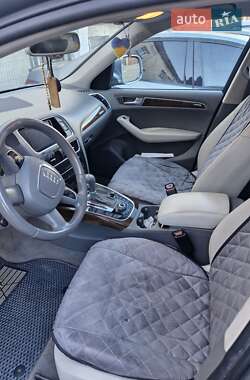 Позашляховик / Кросовер Audi Q5 2010 в 