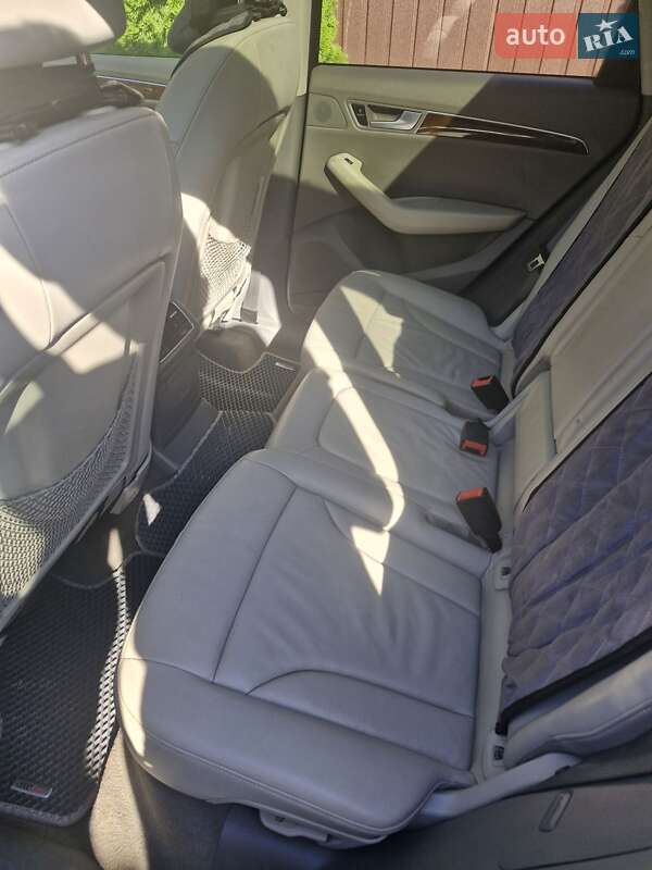 Внедорожник / Кроссовер Audi Q5 2010 в Тернополе