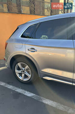 Внедорожник / Кроссовер Audi Q5 2022 в 