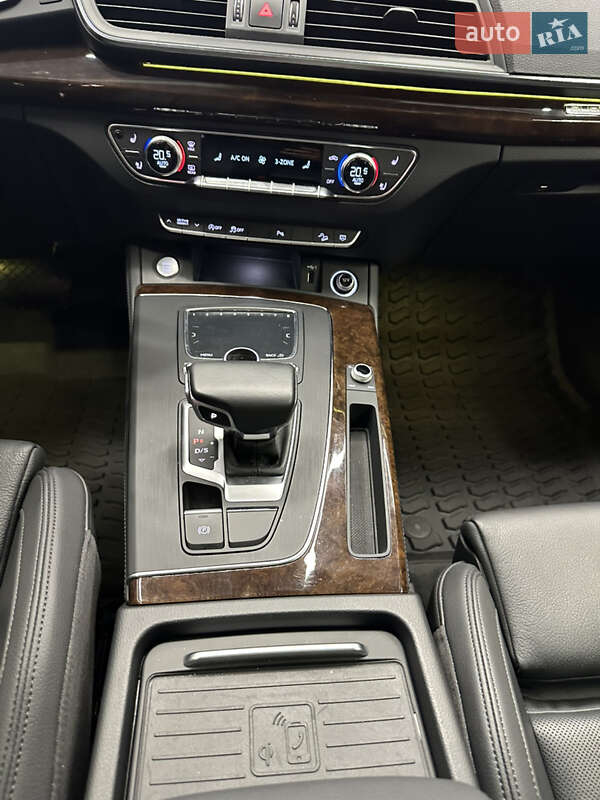 Внедорожник / Кроссовер Audi Q5 2019 в Киеве