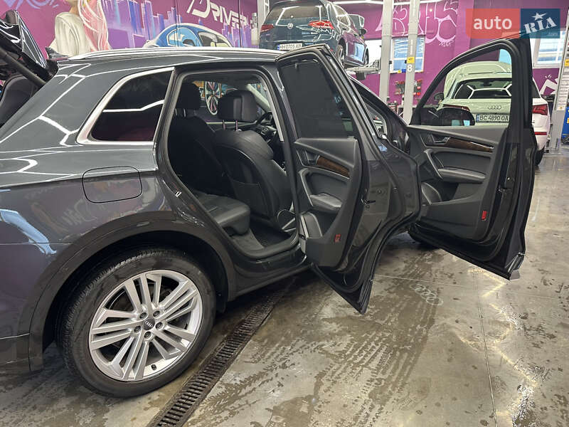 Внедорожник / Кроссовер Audi Q5 2019 в Киеве