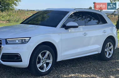 Позашляховик / Кросовер Audi Q5 2017 в 