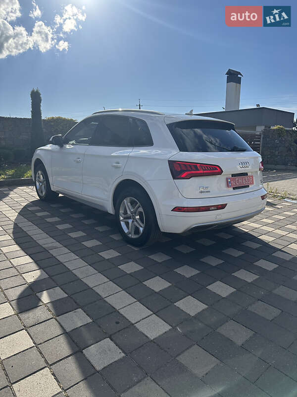 Внедорожник / Кроссовер Audi Q5 2018 в Стрые