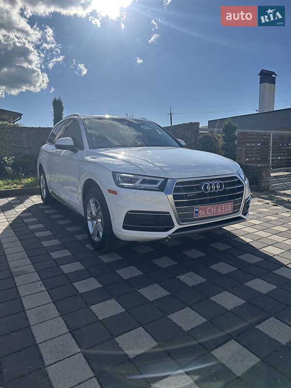 Внедорожник / Кроссовер Audi Q5 2018 в Стрые