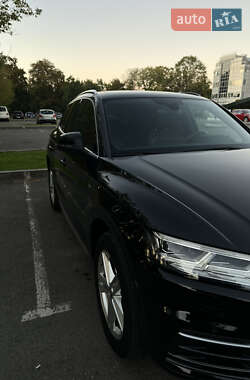 Внедорожник / Кроссовер Audi Q5 2017 в 