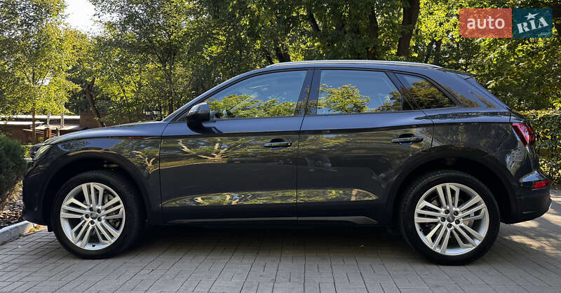 Позашляховик / Кросовер Audi Q5 2021 в Києві