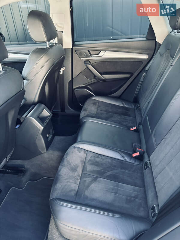 Внедорожник / Кроссовер Audi Q5 2017 в Валках