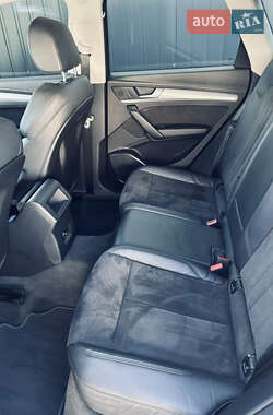 Внедорожник / Кроссовер Audi Q5 2017 в 