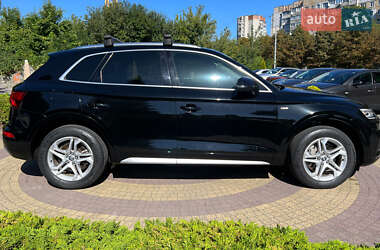 Позашляховик / Кросовер Audi Q5 2019 в 