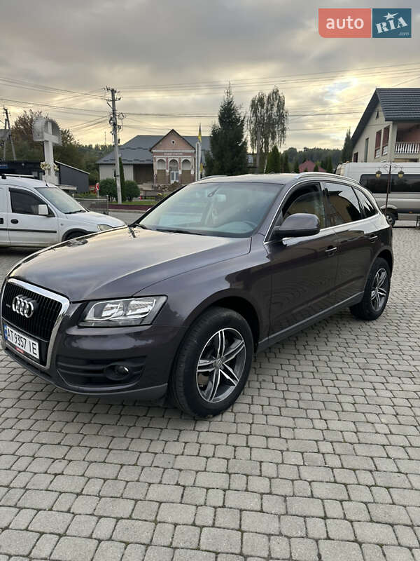 Внедорожник / Кроссовер Audi Q5 2010 в Хусте