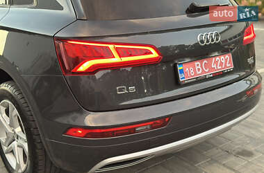 Внедорожник / Кроссовер Audi Q5 2016 в 