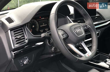 Внедорожник / Кроссовер Audi Q5 2021 в 