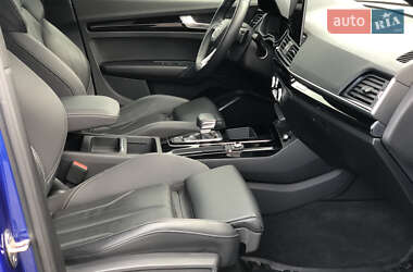 Внедорожник / Кроссовер Audi Q5 2021 в 