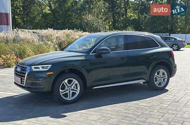 Внедорожник / Кроссовер Audi Q5 2017 в 