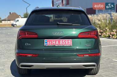 Внедорожник / Кроссовер Audi Q5 2017 в 