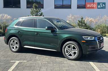 Внедорожник / Кроссовер Audi Q5 2017 в 